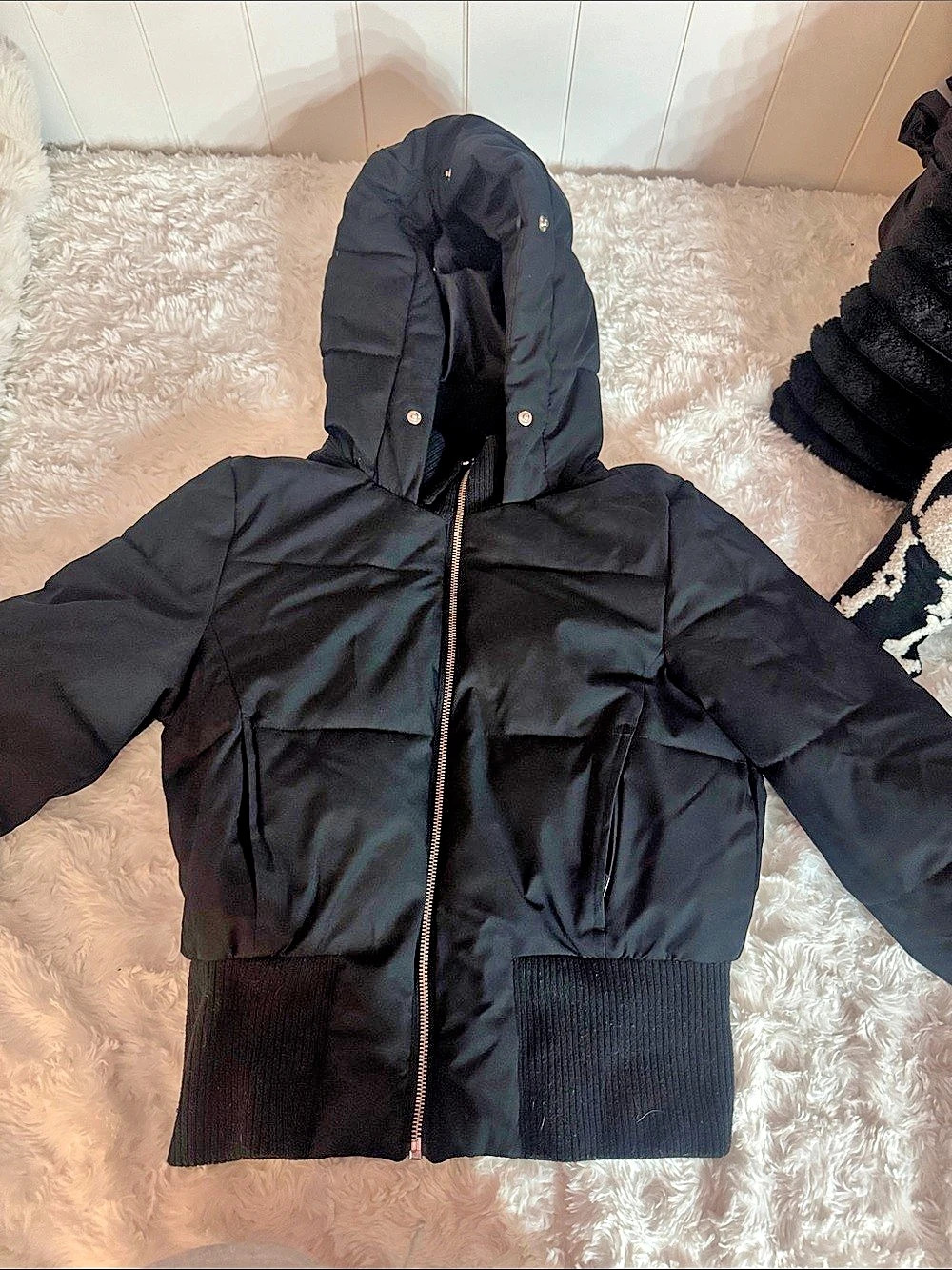 Hollister Feel Good Puffer Jacket Black Size Small